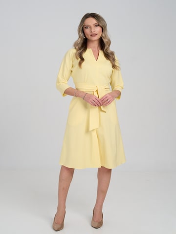 Abito 'Elegant Office Dress with Clean Cut – Yellow – Ingrid' di Couture de Marie in giallo