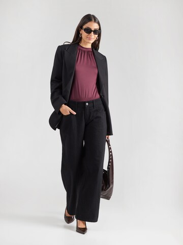 Tricou body 'Eve' de la ABOUT YOU pe roșu