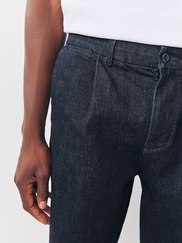 regular Jeans con pieghe di Next in blu