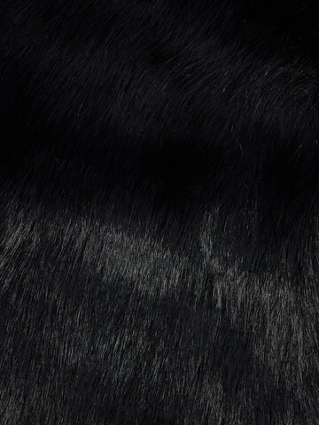 Écharpe 'ZALINA' GUESS en noir