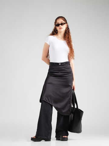 REMAIN Skirt in Black
