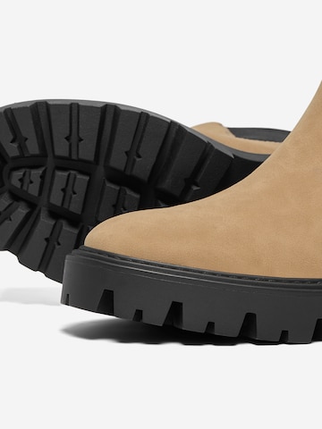 Chelsea Boots 'ONLBETTY' ONLY en marron