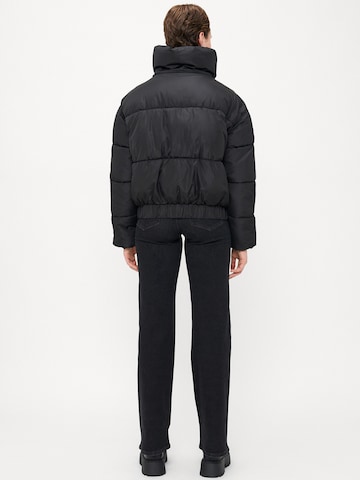 Only Tall Between-season jacket 'ONLTAMARA' in Black