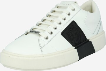 GUESS حذاء رياضي بلا رقبة 'VICE SASH' بـ أبيض: الأمام