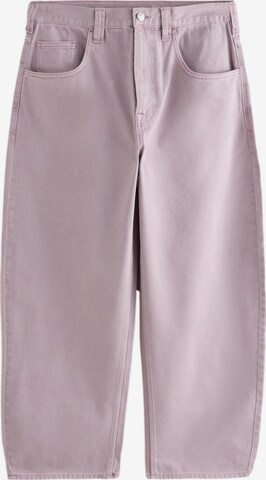 Jean Next en violet : devant