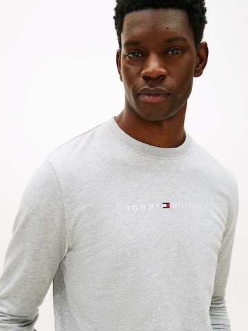 TOMMY HILFIGER Sweatshirt in Grau