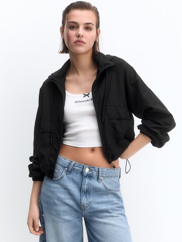 Veste mi-saison Pull&Bear en noir : devant