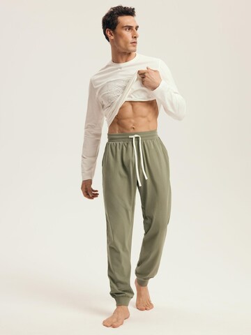 Henderson - Pijama largo 'Local' en beige