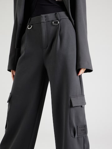 Wide leg Pantaloni cargo di Karo Kauer in grigio