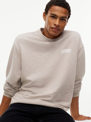 Tommy Jeans Sweatshirt in Grey