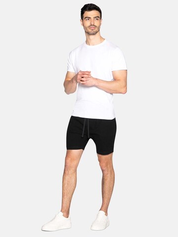 Threadbare Regular Shorts 'Mambo' in Schwarz