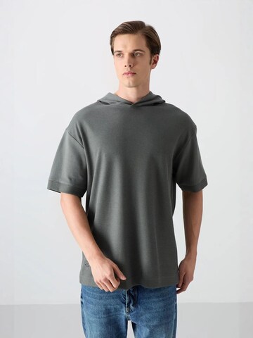 Tommy Life - Camisa em cinzento: frente