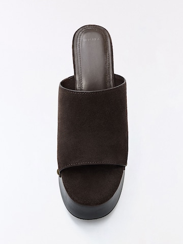Bershka Šľapky - Hnedá