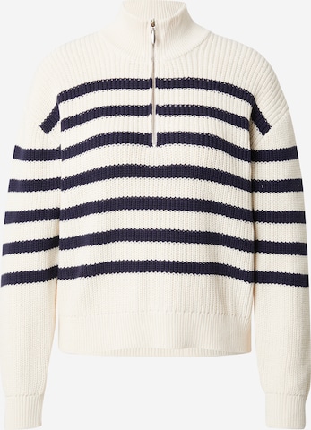 Wemoto Sweater in White: front