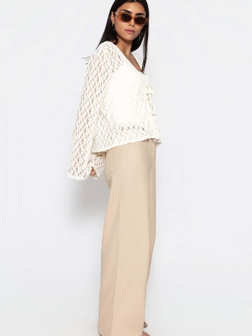 SASSYCLASSY Strickjacke in Weiß