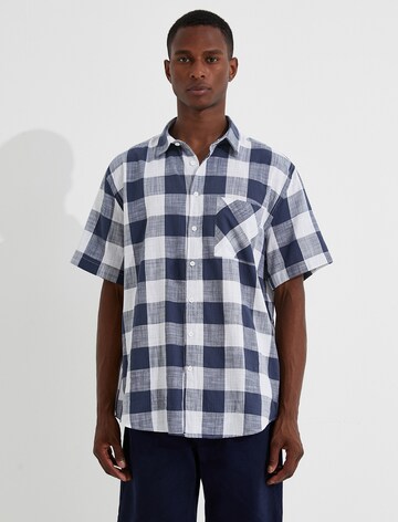 Koton Comfort Fit Hemd in Blau: Vorderseite