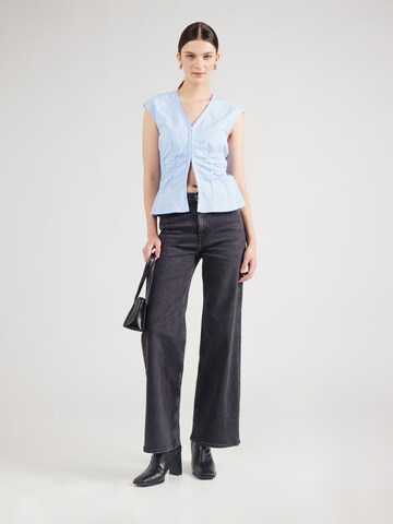 WEEKDAY Blouse 'Alec' in Blauw