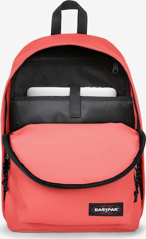Zaino 'OUT OF OFFICE' di EASTPAK in rosso