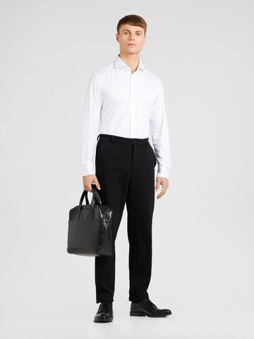 Coupe slim Chemise business 'Hank' BOSS en blanc