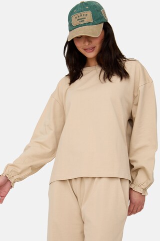 Turtledove London Sweatshirt in Beige: Vorderseite