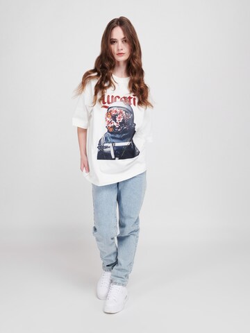 T-Shirt 'Light Astronaut' LYCATI exclusive for ABOUT YOU en blanc