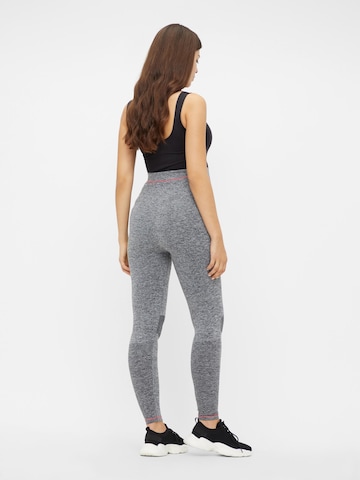 Skinny Leggings di MAMALICIOUS in grigio