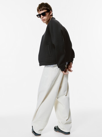Pull&Bear Prehodna jakna | črna barva