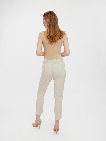 VERO MODA Tapered Broek 'JESMILO' in Grijs