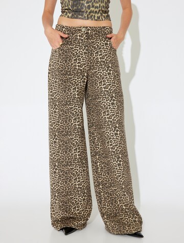 Koton Wide leg Pants in Brown: front