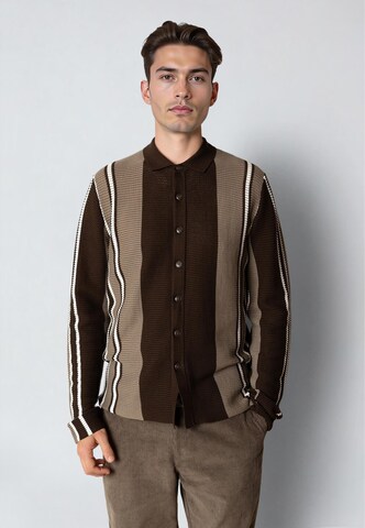 Clean Cut Copenhagen Strickjacke 'Buckley' in Braun: Vorderseite