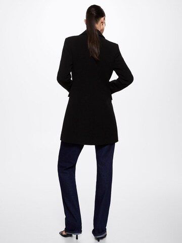 Manteau mi-saison 'SUGUS' MANGO en noir