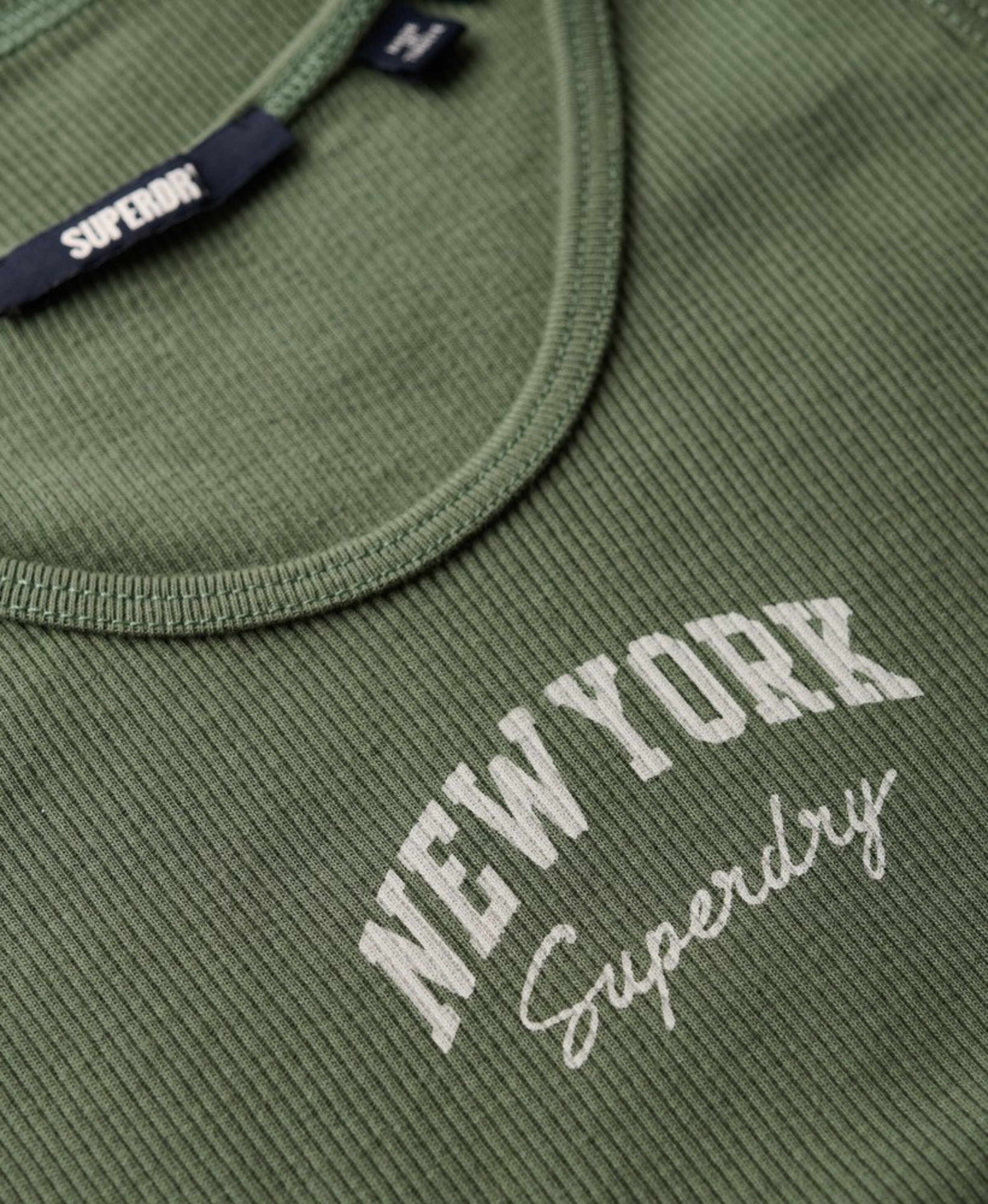 Superdry & Co Top 'Athletic Essentials' in Groen