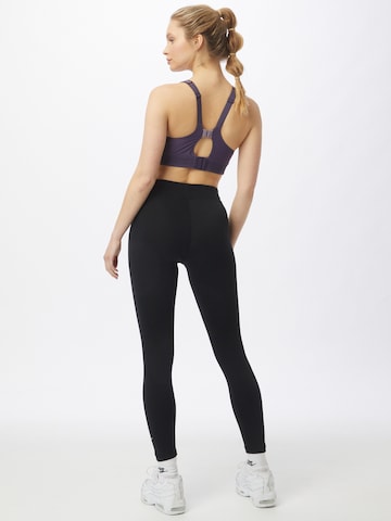 Nike Sportswear Skinny Leggings 'Essential' in Zwart