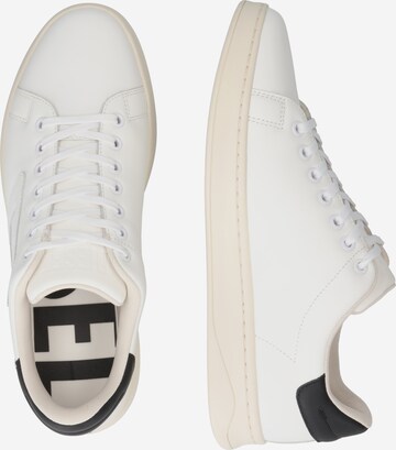 Sneaker bassa 'Athene' di DIESEL in bianco