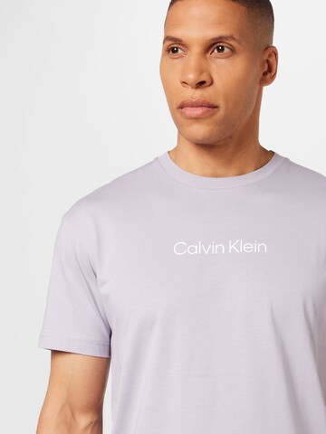 Maglietta 'Hero' di Calvin Klein in grigio