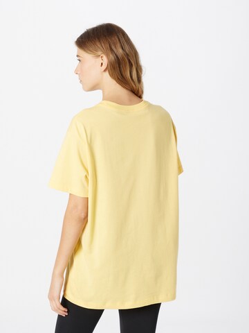 Nike Sportswear Μπλουζάκι σε κίτρινο