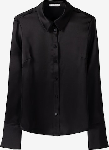 Bershka Blouse in Zwart: voorkant