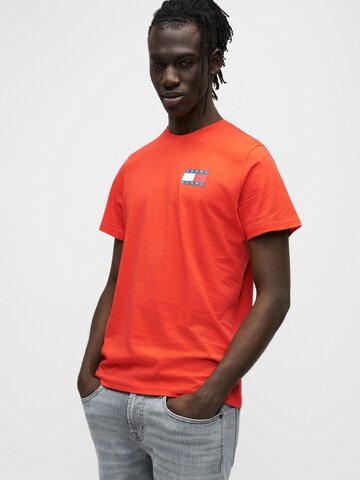 Tommy Jeans Shirt 'ESSENTIAL' in Rood