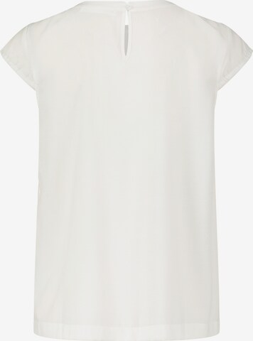 Betty & Co Blouse in White: front