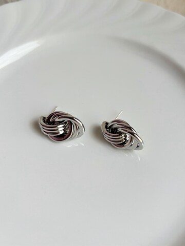 Kamakula Earrings 'Love Knot' in Silver