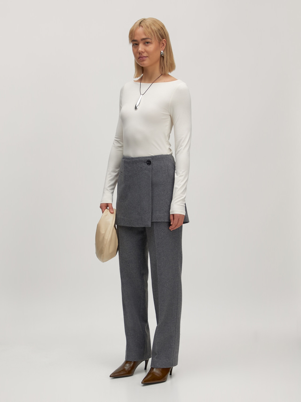 EDITED Pantaloni con piega frontale 'Carolin' grigio