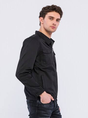 Basics and More Between-Season Jacket 'Quinn' in Black