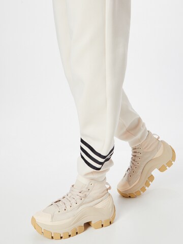 ADIDAS ORIGINALS Tapered Bukser 'Adicolor Neuclassics' i beige