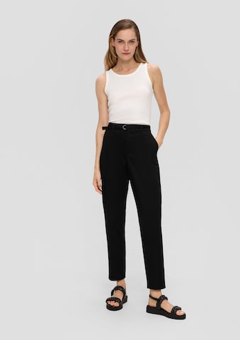 s.Oliver Tapered Chino trousers in Black: front