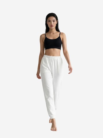 Tapered Pantaloni sportivi di My fashion in bianco