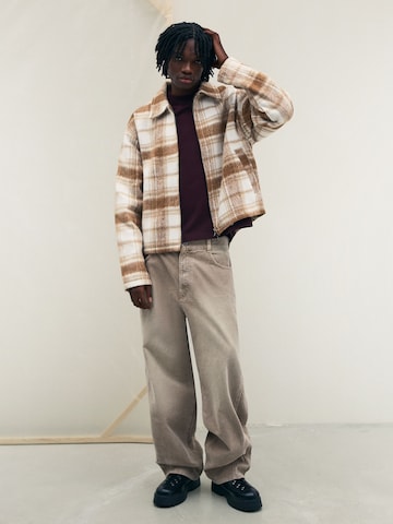 Bershka Tussenjas in Bruin