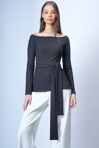 Trend Alaçatı Stili - Camiseta en negro: frente
