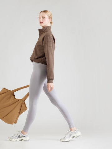 Hanorac sport de la Girlfriend Collective pe maro
