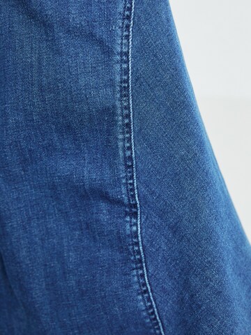 Free People Flared Jeans in Blauw