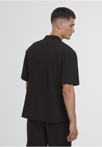 Urban Classics Pohodlné nošení Košile – černá